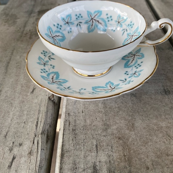 Vintage Regency English Bone China Maple Leaf Pale Blue Tea Cup & Saucer Set - Picture 3 of 10